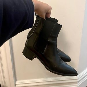 Aeyde Black Leather Pointed Toe Chelsea Boot | Size 7